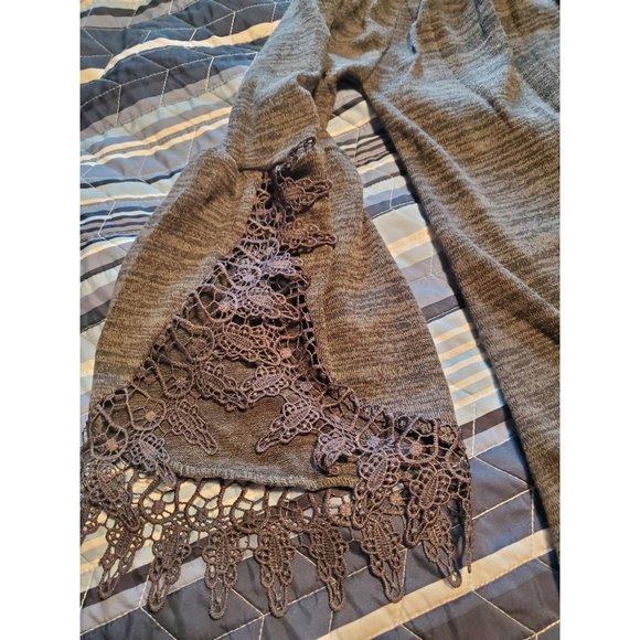 Win Win Boho Black/Gray Tunic Sweater with Crochet Lace Bell Sleeves Size L - Picture 11 of 12